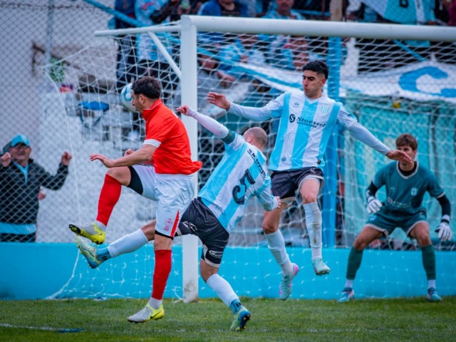 Ferro va por la �pica y El Fort�n busca seguir con vida